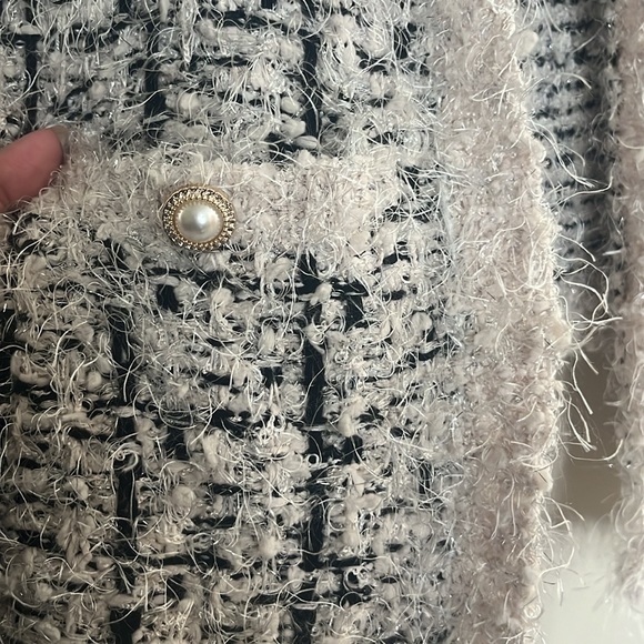 Black and white sweater-jacket - Picture 3 of 4